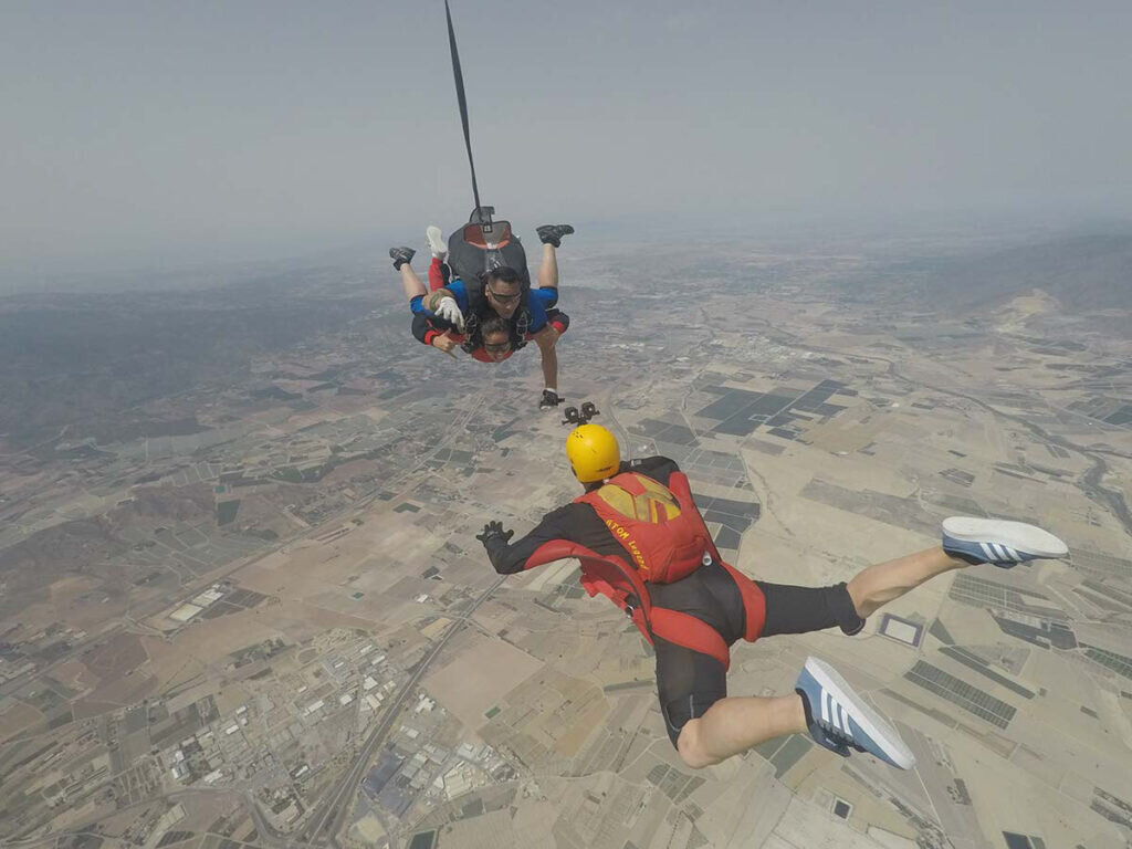 Paracaidismo en Valencia: Los Mejores Lugares para Experimentar la Emoción del salto en paracaidas 3 Requena Valencia Comunidad Valenciana 2 1024x768 1