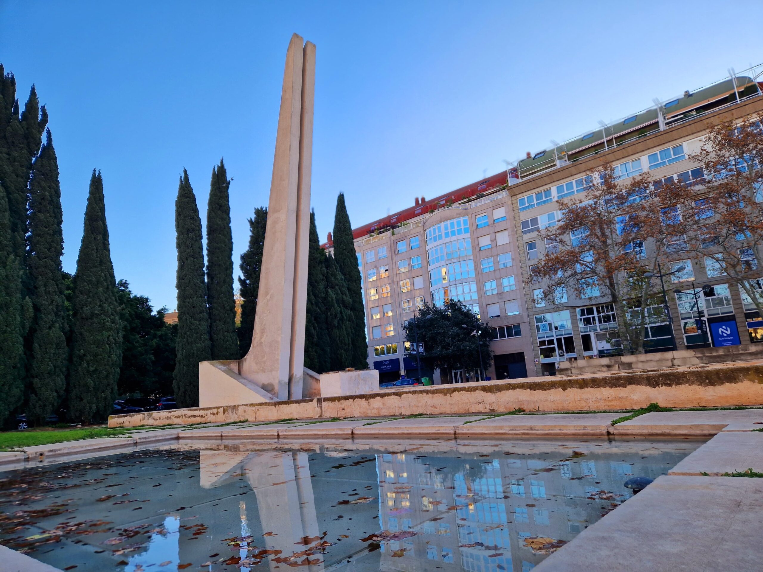 Monumento a las Victimas de las Riadas 1 scaled 1