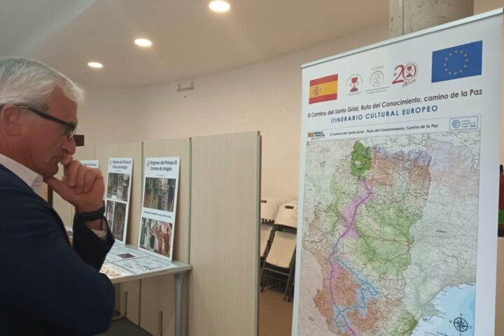 Exposicion El Santo Grial y su estudio cientifico en Albentosa scaled 1