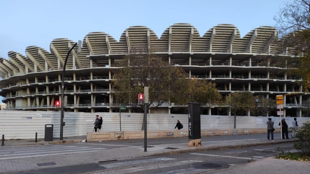 Valencia aprueba la compatibilidad del uso comercial y deportivo en las parcelas del Nou Mestalla 3 Nou Mestalla 2 scaled 1