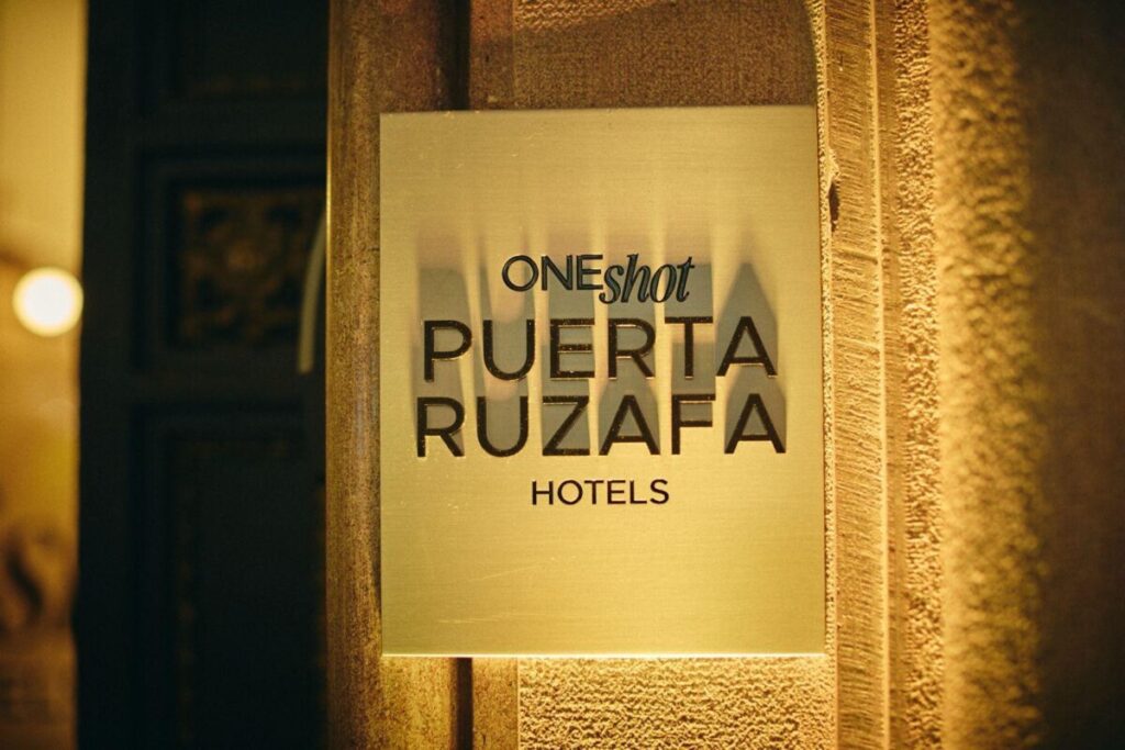 One Shot Hotels inaugura One Shot Puerta Ruzafa con una apuesta por la historia, la gastronomía y la esencia de Valencia 25 word image 799952 1 scaled 1