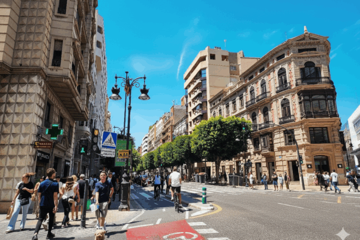 Colon entra en el top 9 de calles comerciales mas caras y consolida a Valencia en el mapa del lujo 2