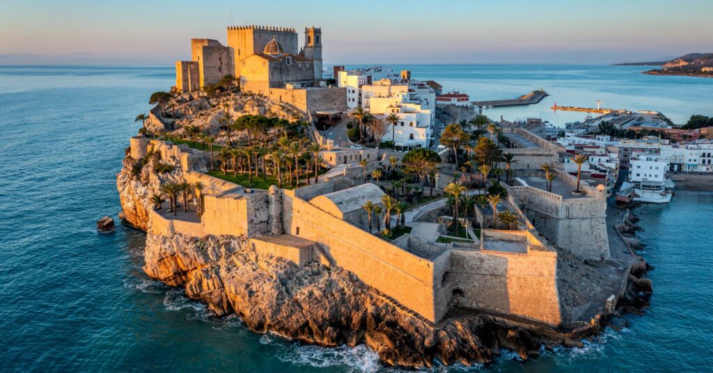 Mapa de rodajes en Peñíscola: un recorrido cinematográfico junto al mar 3 G42jEwyXwAAG7FW