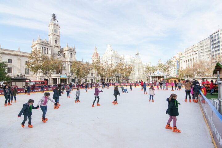 La pista de hielo por Navidad en Valencia 2025 cambia de precio fecha de apertura y horarios