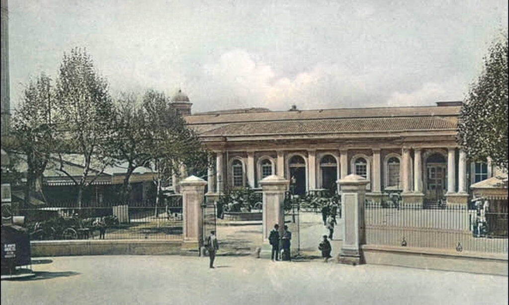 La primera estacion de tren de Valencia