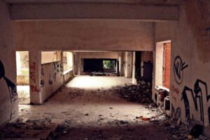 Los misterios del antiguo colegio de Agost cuando el silencio pregunta ¿Quieres jugar 7