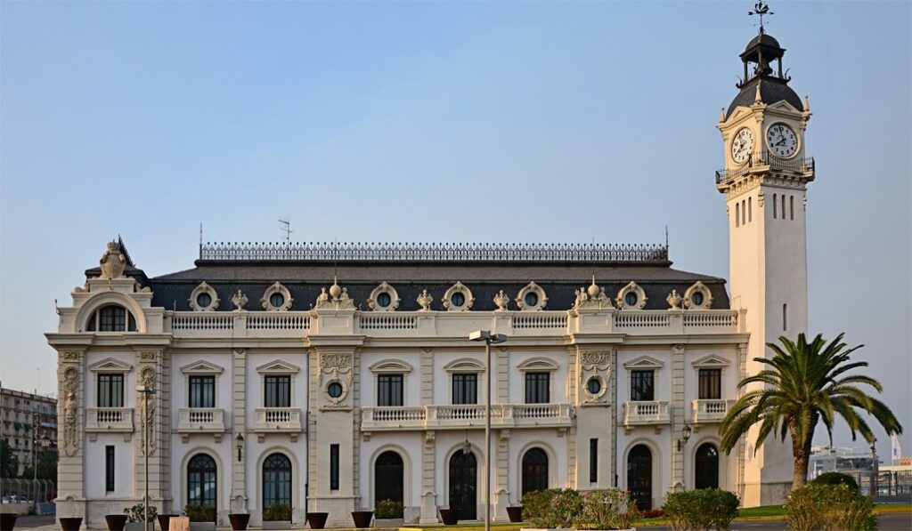 El Edificio del Reloj del Puerto de Valencia: testigo de los bombardeos italianos en la Guerra Civil 4 edificio reloj portada