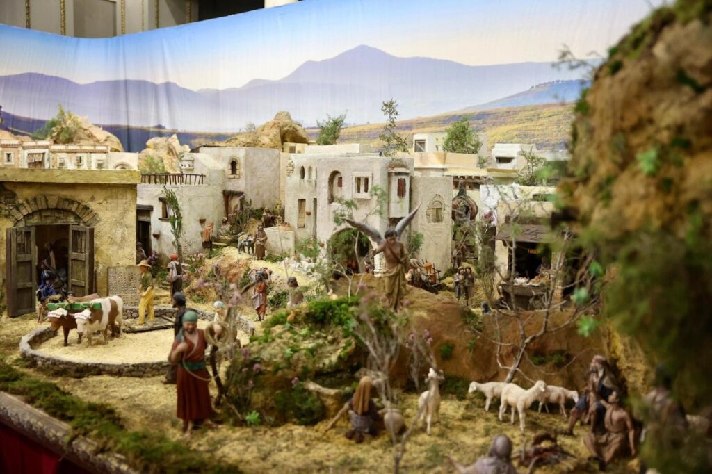 Así es el Belén Monumental del Salón de Cristal del Ayuntamiento de Valencia 17 Belen Monumental instalado en el Salon de Cristal del Ayuntamiento 14 Mediana