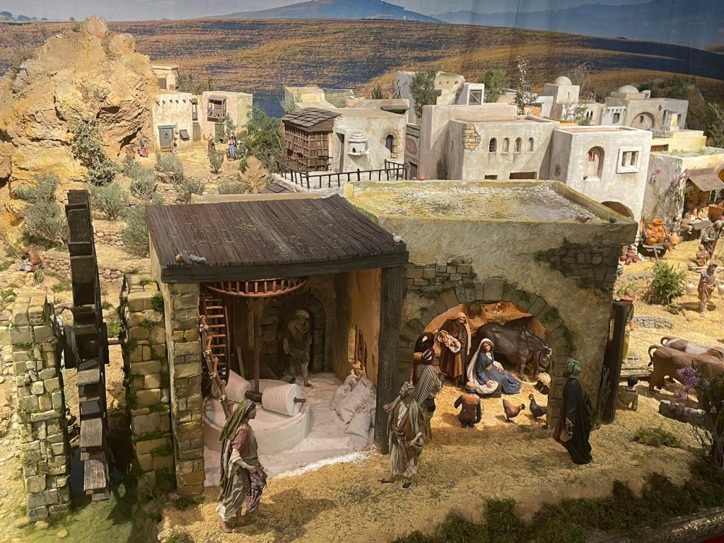 Así es el Belén Monumental del Salón de Cristal del Ayuntamiento de Valencia 5 Belen Monumental instalado en el Salon de Cristal del Ayuntamiento 2 Mediana