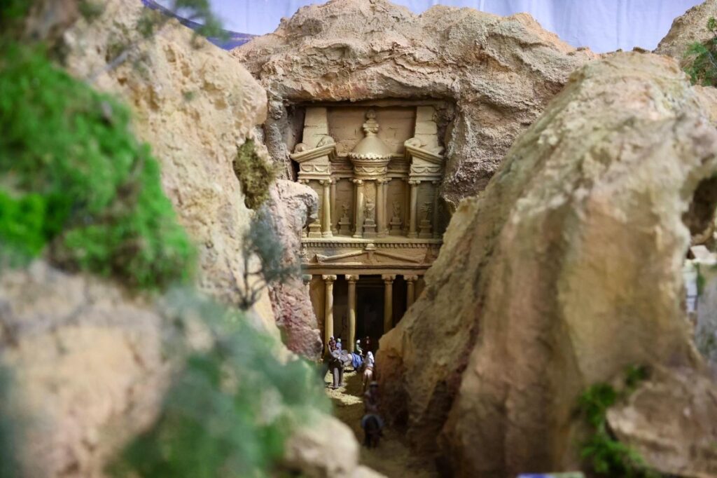 Así es el Belén Monumental del Salón de Cristal del Ayuntamiento de Valencia 14 Belen Monumental instalado en el Salon de Cristal del Ayuntamiento 7 Mediana