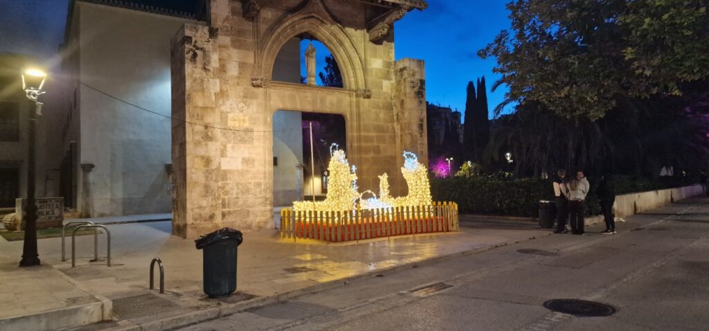 Descubre la ruta de los belenes de Valencia esta Navidad 3 Belen luminoso de la calle del Hospital 2 Mediana 1