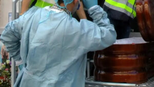 Los golpes en la tumba de Torrent el misterio real que obligo a un juez a reabrir un nicho 4 fotor 2025121561446