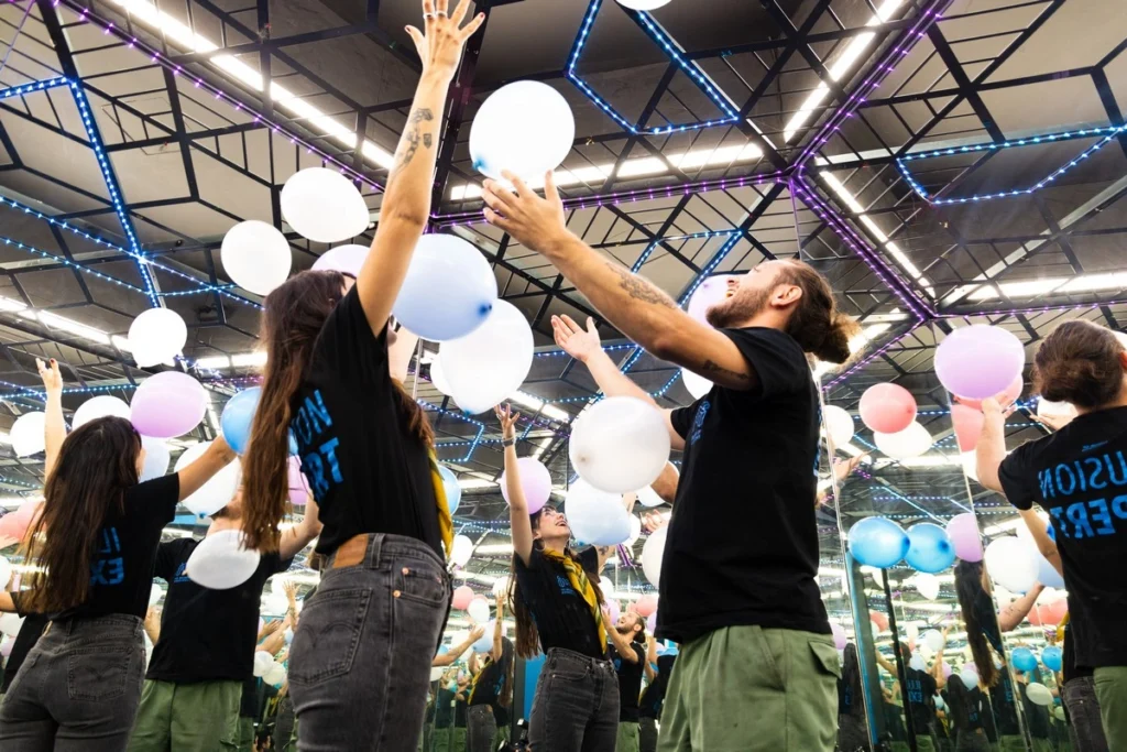 Team building en Valencia en el Museum of Illusions 1