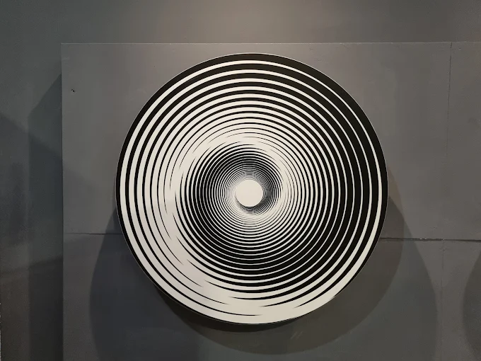 Team building en Valencia en el Museum of Illusions 4