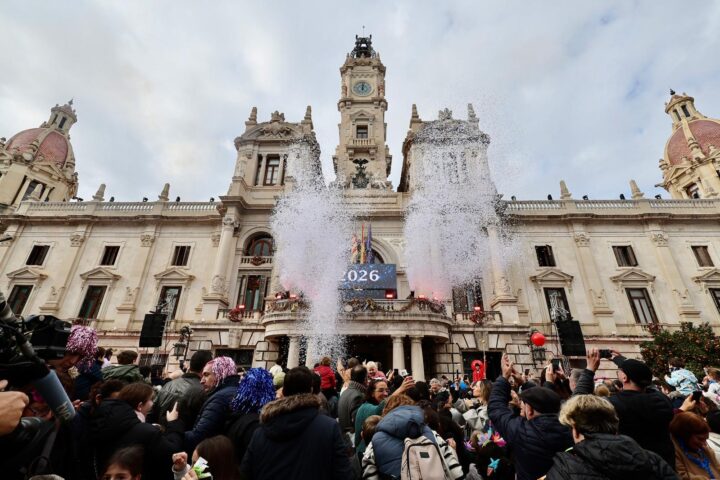 l celebracion de campanadas infantiles y la actuacion en directo de Gisela 6