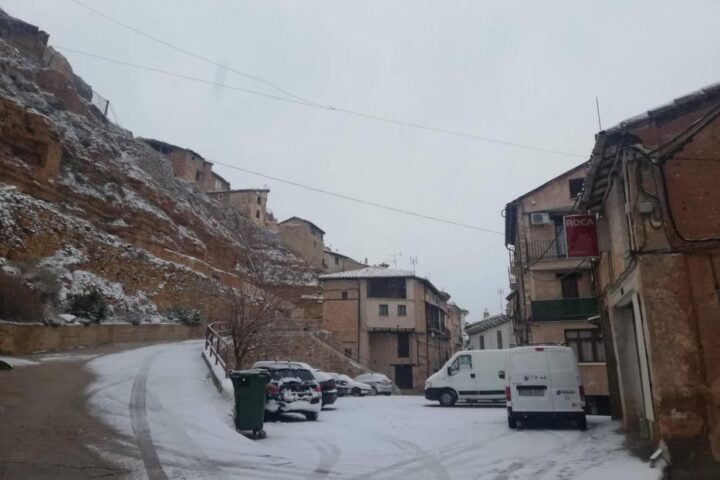 5cb16c00 fecd 4bce a3d3 2e3a67f3ef69 source aspect ratio default 0