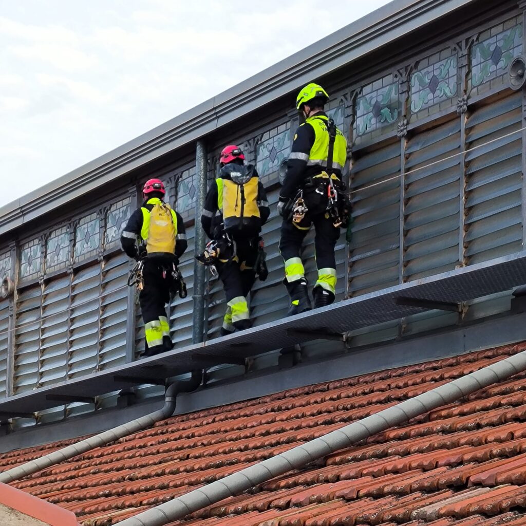 El Ayuntamiento licita la redaccion del proyecto para reparar la cubierta del Mercado Central de Valencia 1