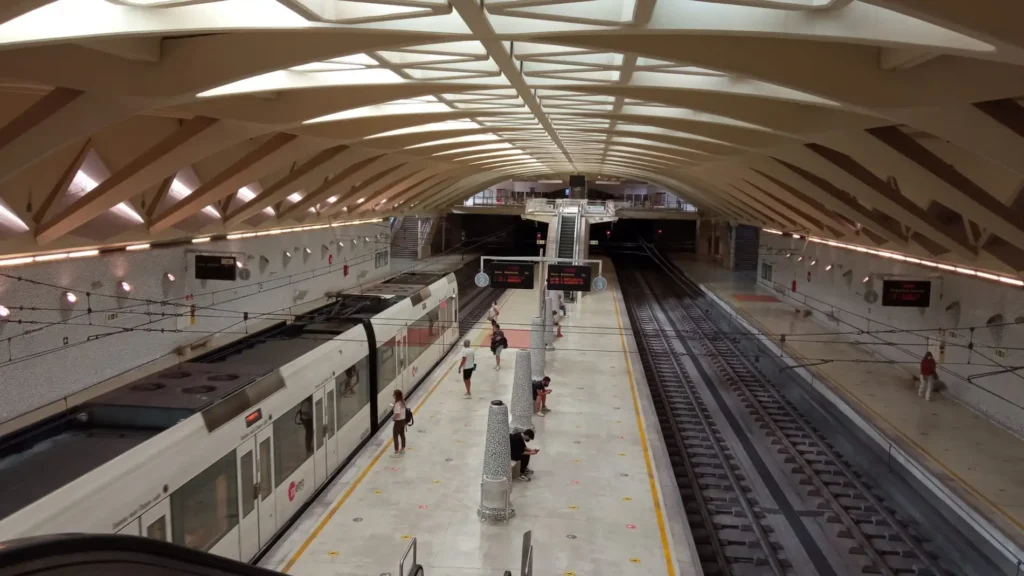 El secreto bajo el Mercat Central la estacion de metro que nunca llego a abrir 5