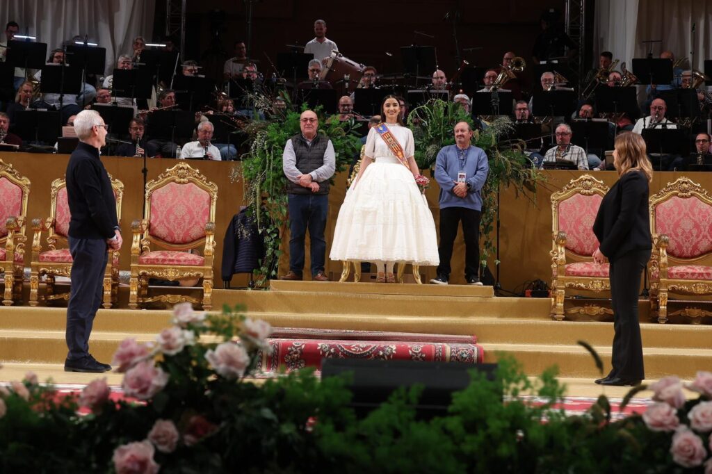 El Palau de la Música se llena de emoción en el ensayo general de las presentaciones de las Falleras Mayores de València 3 Ensayo general de las presentaciones de las Falleras Mayores de Valencia en el Palau de la Musica 1