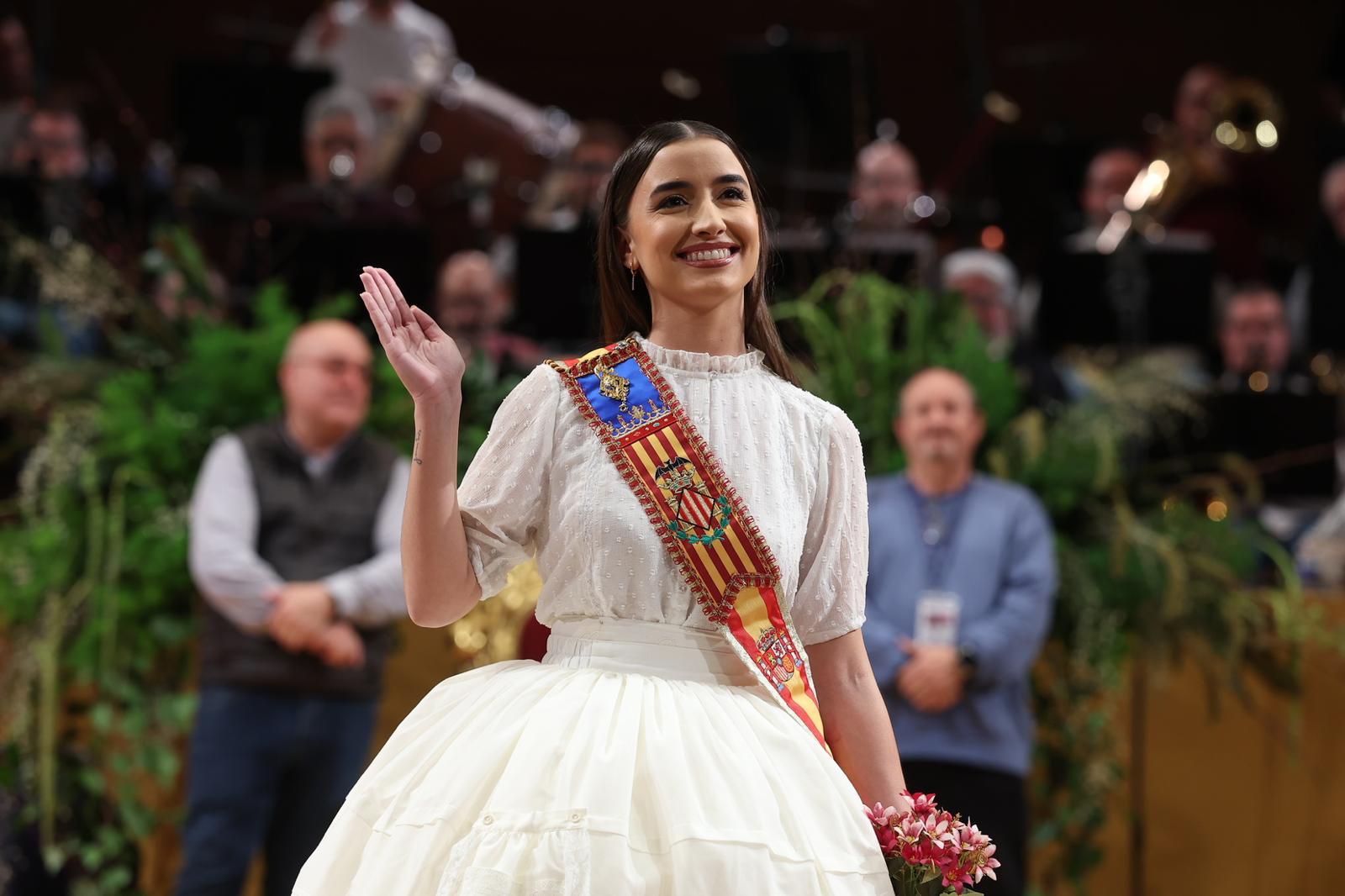 Ensayo general de las presentaciones de las Falleras Mayores de Valencia en el Palau de la Musica 3