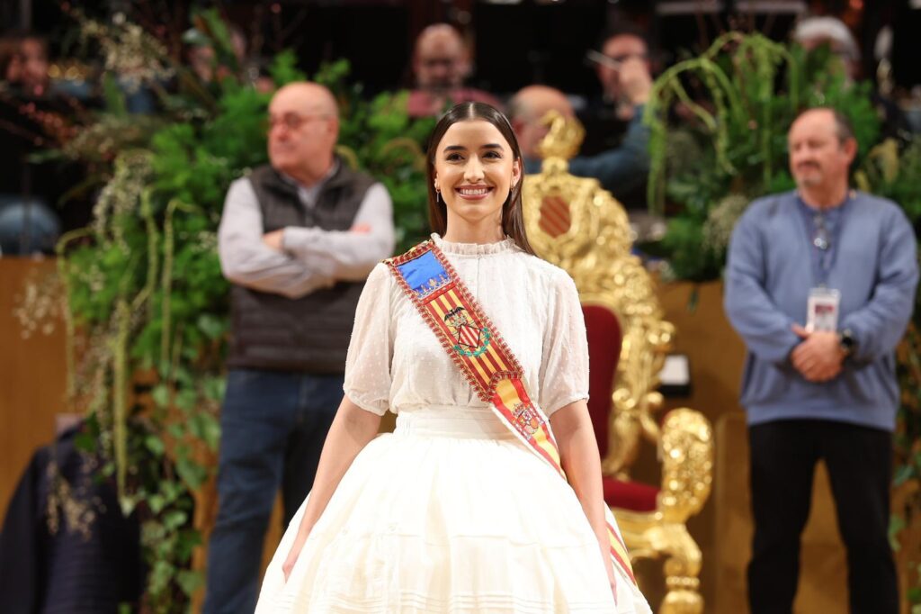 El Palau de la Música se llena de emoción en el ensayo general de las presentaciones de las Falleras Mayores de València 8 Ensayo general de las presentaciones de las Falleras Mayores de Valencia en el Palau de la Musica 6