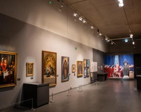 Exposicion Un mundo por descubrir. El Santo Caliz de Valencia en el MuVIM 1