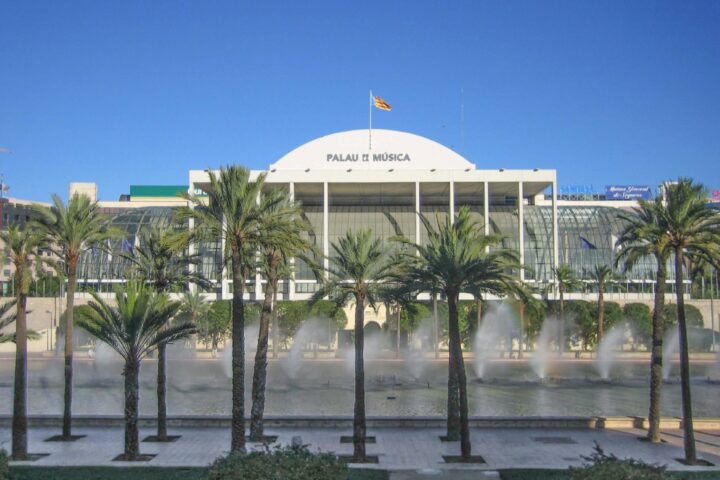 Palau de la Musica a Valencia Mediana