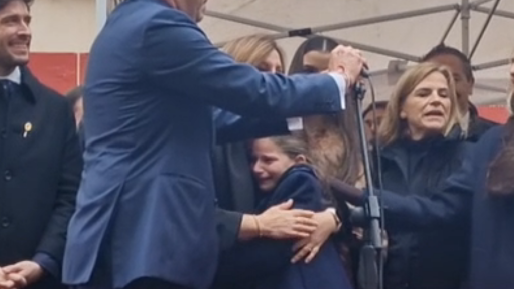 La anécdota de las palomas en la bendición de San Antonio Abad: Marta Mercader lo pasa mal al iniciar el acto 3 Snapshot 1222