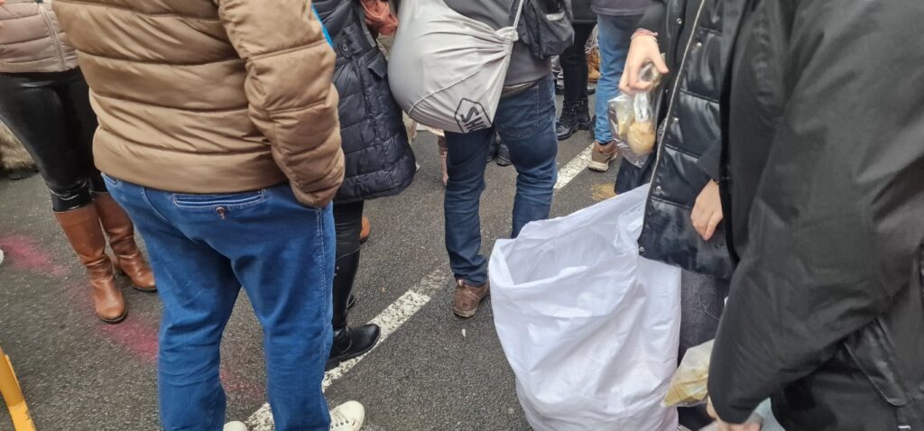 El día en que Valencia vuelve a bendecir a sus animales (y por qué esta edición ha sido especial) 79 bendicion de animales de la calle Sagunto reune a miles de personas en Valencia por San Antonio Abad 20260117 104730 100 Mediana