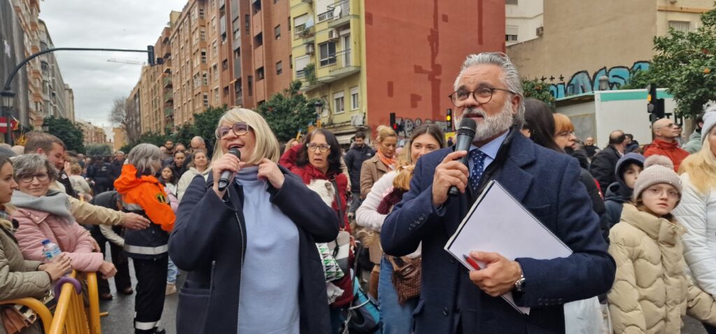 El día en que Valencia vuelve a bendecir a sus animales (y por qué esta edición ha sido especial) 94 bendicion de animales de la calle Sagunto reune a miles de personas en Valencia por San Antonio Abad 20260117 104730 130 Mediana
