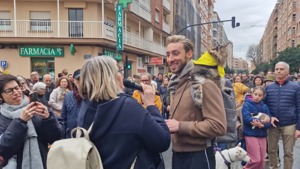 El día en que Valencia vuelve a bendecir a sus animales (y por qué esta edición ha sido especial) 103 bendicion de animales de la calle Sagunto reune a miles de personas en Valencia por San Antonio Abad 20260117 104730 146 Mediana