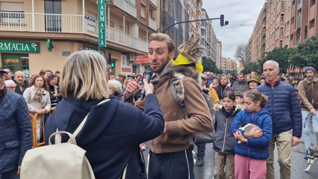 El día en que Valencia vuelve a bendecir a sus animales (y por qué esta edición ha sido especial) 104 bendicion de animales de la calle Sagunto reune a miles de personas en Valencia por San Antonio Abad 20260117 104730 147 Mediana