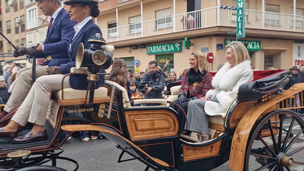 El día en que Valencia vuelve a bendecir a sus animales (y por qué esta edición ha sido especial) 151 bendicion de animales de la calle Sagunto reune a miles de personas en Valencia por San Antonio Abad 20260117 104730 234 Mediana