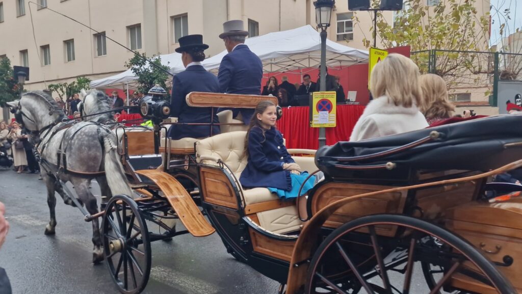 El día en que Valencia vuelve a bendecir a sus animales (y por qué esta edición ha sido especial) 152 bendicion de animales de la calle Sagunto reune a miles de personas en Valencia por San Antonio Abad 20260117 104730 236 Mediana