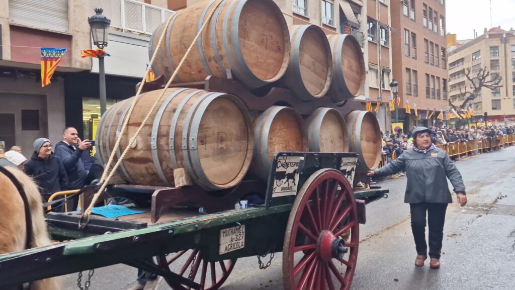 El día en que Valencia vuelve a bendecir a sus animales (y por qué esta edición ha sido especial) 238 bendicion de animales de la calle Sagunto reune a miles de personas en Valencia por San Antonio Abad 20260117 104730 417 Mediana