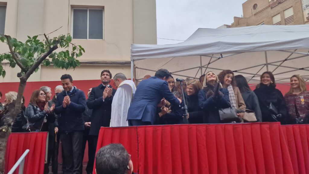 El día en que Valencia vuelve a bendecir a sus animales (y por qué esta edición ha sido especial) 4 bendicion de animales de la calle Sagunto reune a miles de personas en Valencia por San Antonio Abad 20260117 104730 42 Mediana