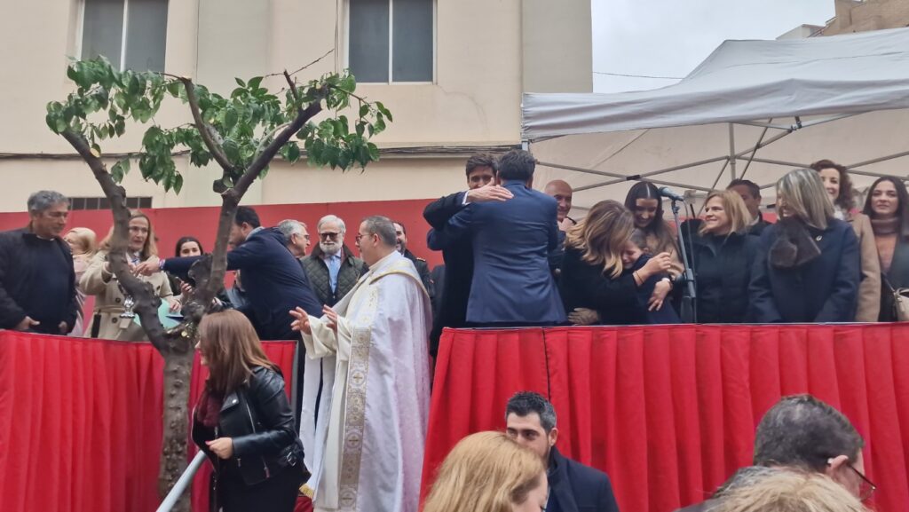 El día en que Valencia vuelve a bendecir a sus animales (y por qué esta edición ha sido especial) 5 bendicion de animales de la calle Sagunto reune a miles de personas en Valencia por San Antonio Abad 20260117 104730 44 Mediana