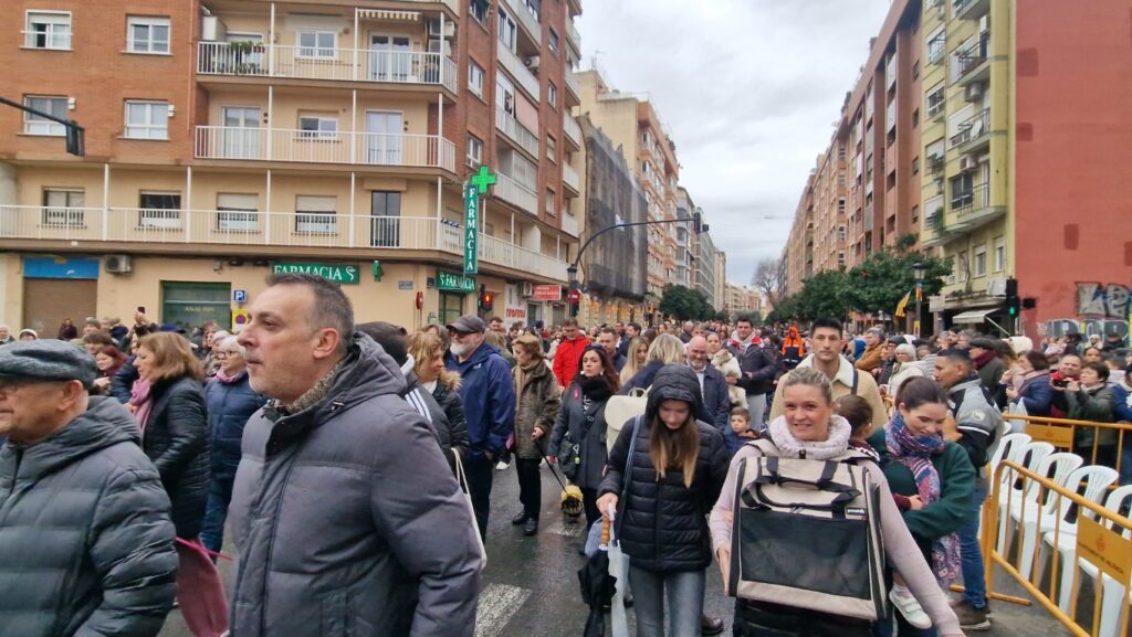 El día en que Valencia vuelve a bendecir a sus animales (y por qué esta edición ha sido especial) 23 bendicion de animales de la calle Sagunto reune a miles de personas en Valencia por San Antonio Abad 20260117 104730 84 Mediana