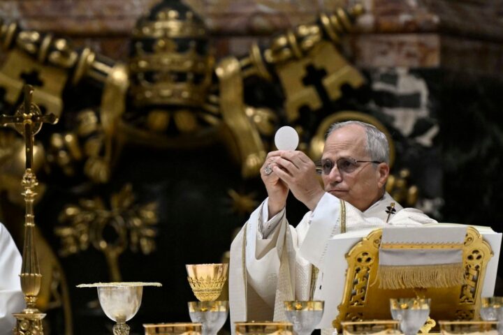 el papa leon xiv preside una misa ante cardenales 16 9 aspect ratio default 0 da39 1