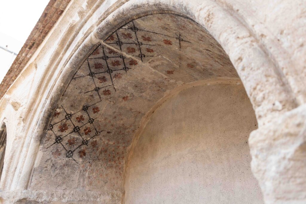 el patio sur de San Juan del Hospital 10