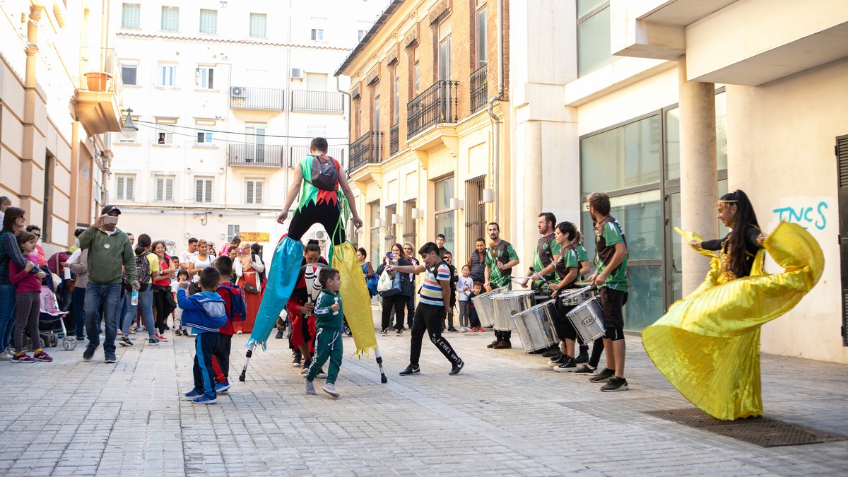 0213 Circ al carrer ©Mike Water