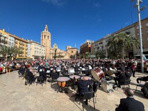 El Micalet celebro 600 anos con un concierto unico que unio campanas musica y pirotecnia 2