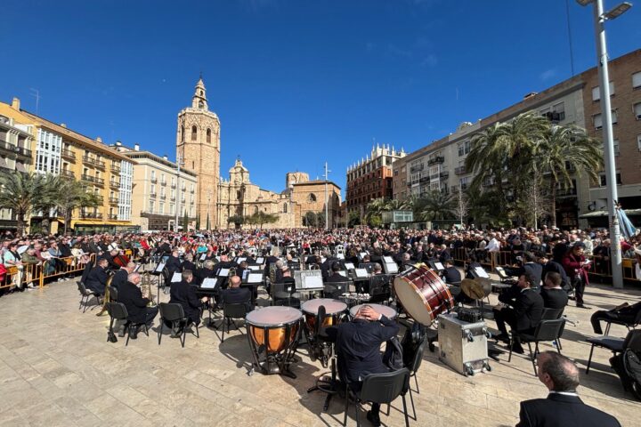 El Micalet celebro 600 anos con un concierto unico que unio campanas musica y pirotecnia 2