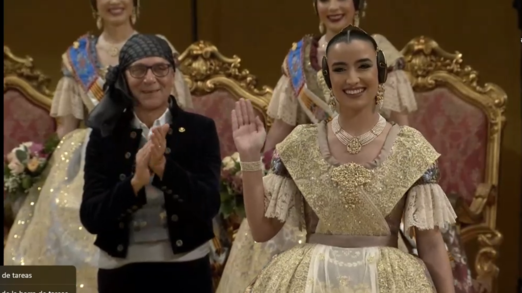 El saludo protocolario de las Falleras Mayores: simbolismo y tradición en las Fallas 14 El saludo protocolario de las Falleras Mayores simbolismo y tradicion en las Fallas 1