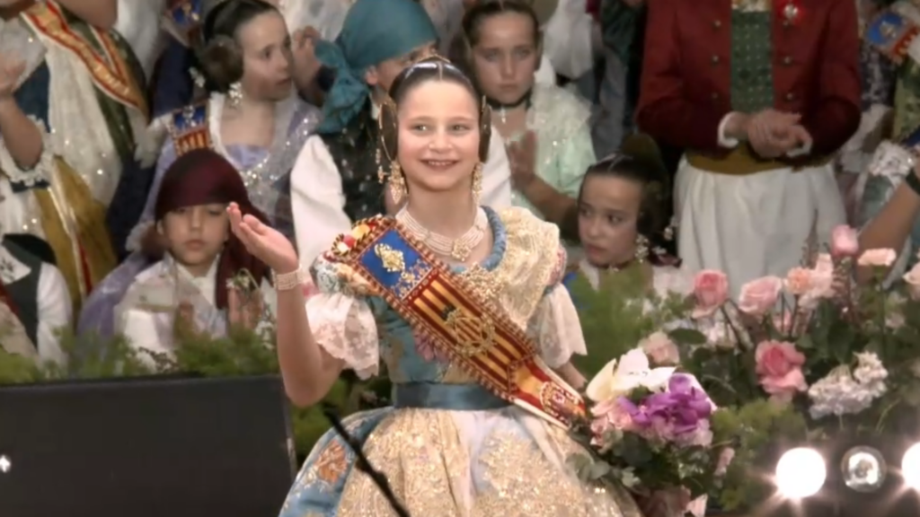 El saludo protocolario de las Falleras Mayores: simbolismo y tradición en las Fallas 5 El saludo protocolario de las Falleras Mayores simbolismo y tradicion en las Fallas 6