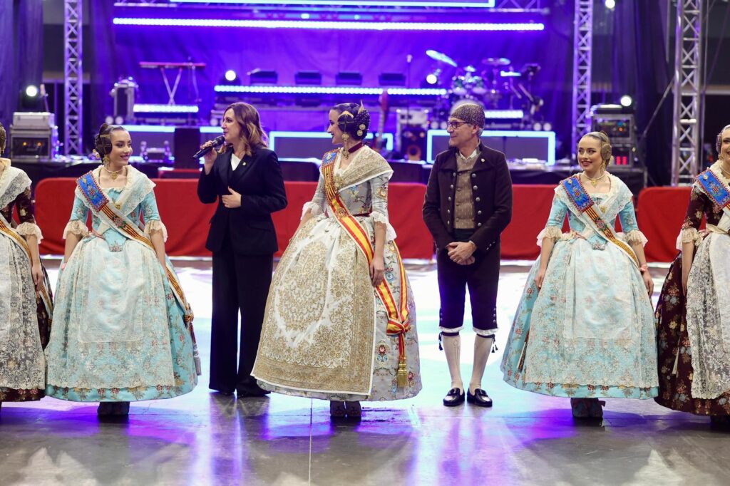 Las Fallas de Valencia dan la bienvenida a 2026 con una multitudinaria Gala Fallera 1