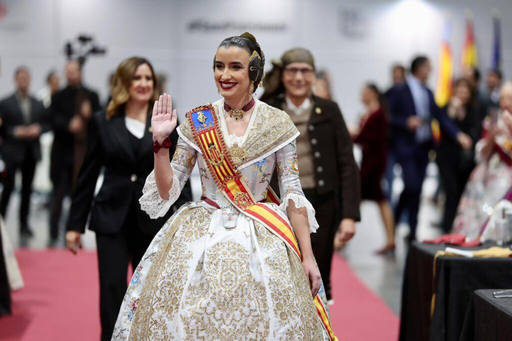 Las Fallas de Valencia dan la bienvenida a 2026 con una multitudinaria Gala Fallera 2