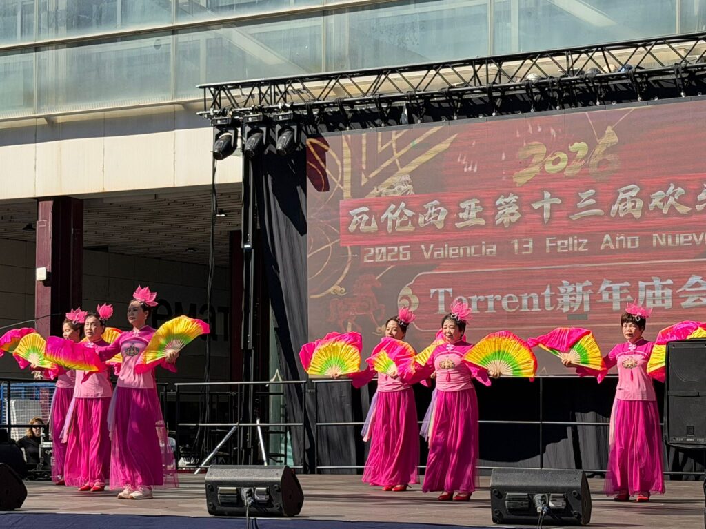 orrent bate records con la cabalgata del Ano Nuevo Chino 2026 11