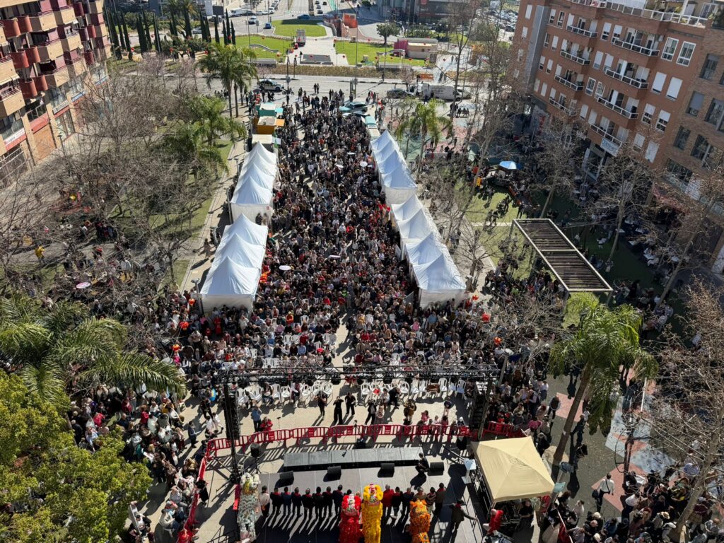 orrent bate records con la cabalgata del Ano Nuevo Chino 2026 12