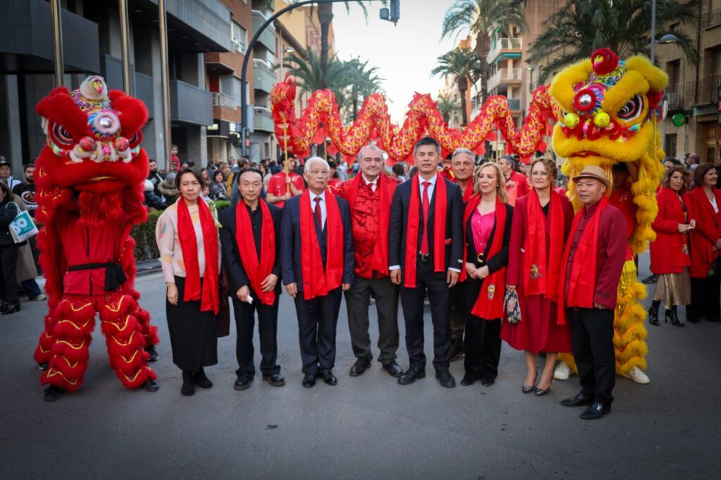 orrent bate records con la cabalgata del Ano Nuevo Chino 2026 3